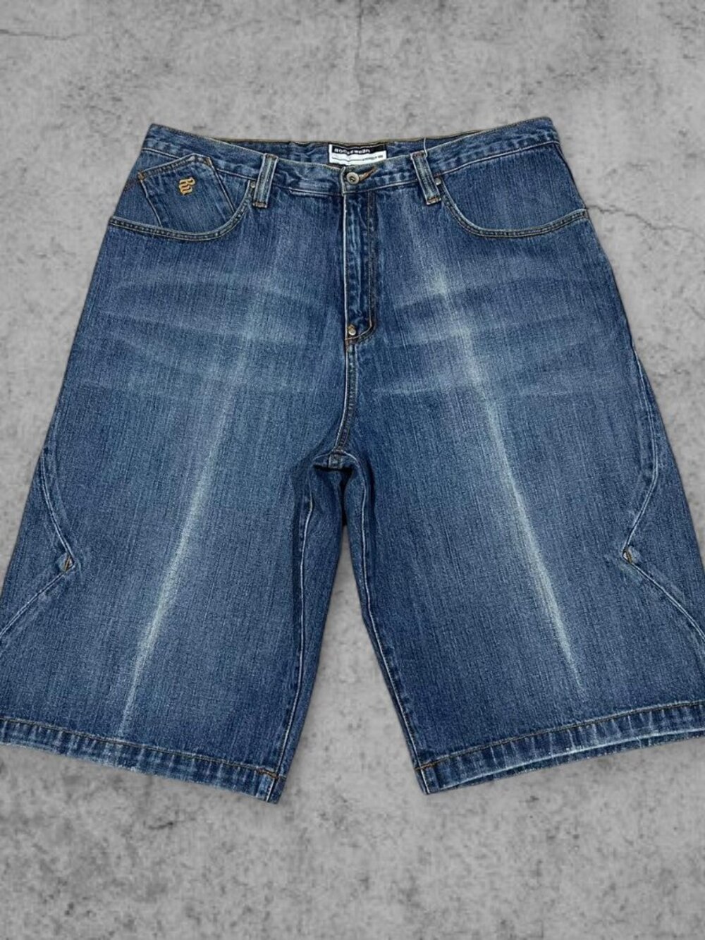 Vintage Rocawear Baggy Denim Shorts, Size 38 - Picture 2 of 8
